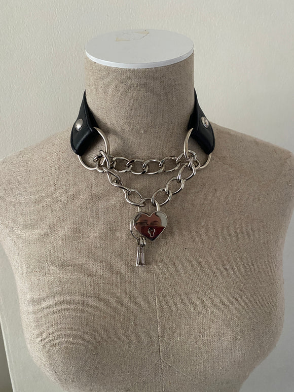 Martingale choker collar