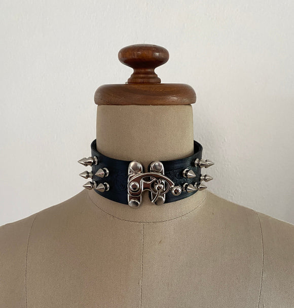 OBEY spiked collar